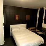 アパートホテル Lh Location 3*