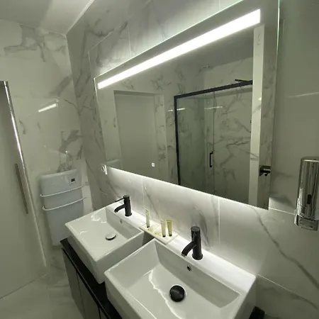 Aparthotel Lh Location 3*